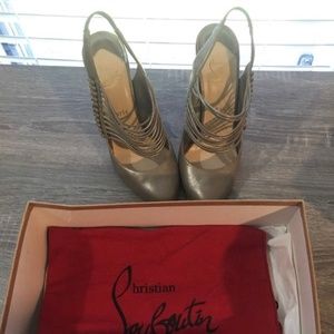 Christian Louboutin 39